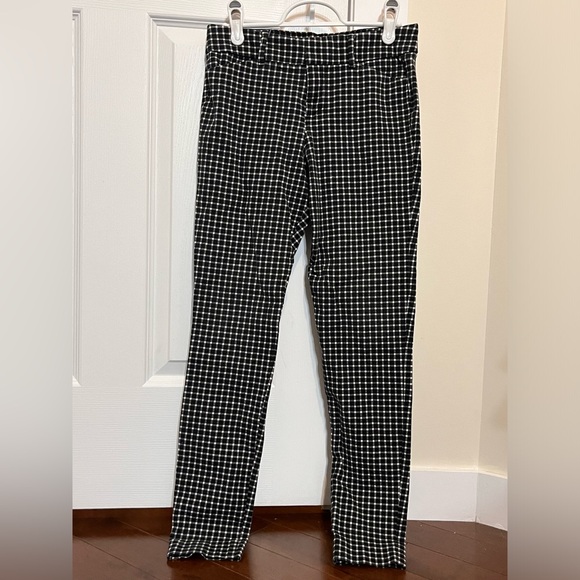 Old Navy Pixie Pants, Checker Print, Size 2 - Picture 2 of 7